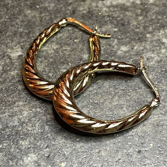 Vintage 10K Gold Plated 925 Sterling Silver Swirled Oval Hoop Earrings - Picture 2 of 5